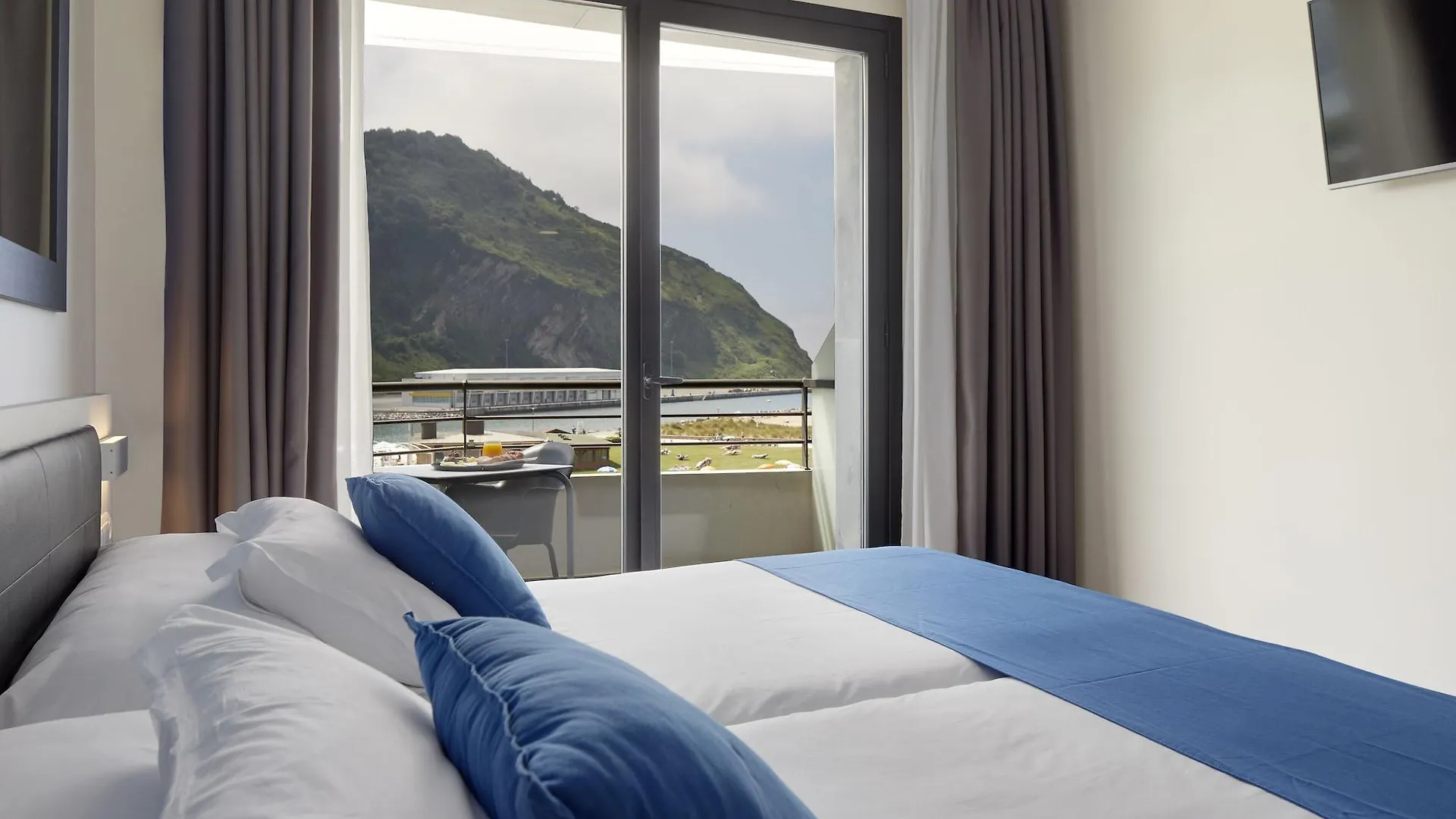 Hotel & Thalasso Villa Antilla - Habitaciones Con Terraza - Thalasso Incluida Orio 3*,