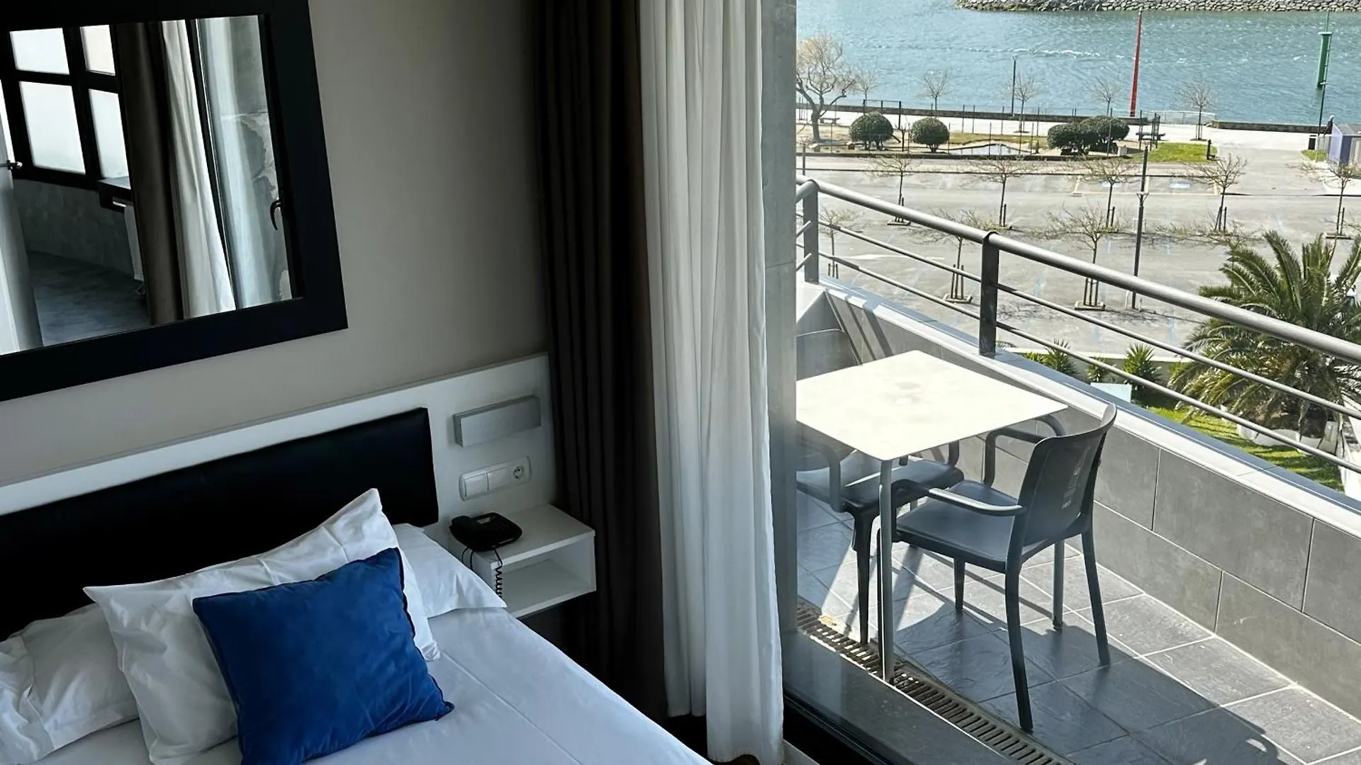 Hotel & Thalasso Villa Antilla - Habitaciones Con Terraza - Thalasso Incluida Orio 3*,  Spain